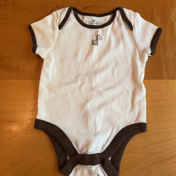 Old Navy 0-3 Months “Little Bundles” Set. - Picture 7 of 9